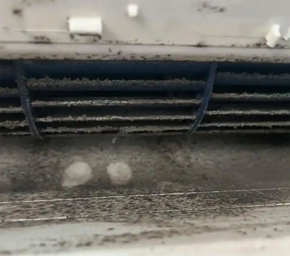 玉泉空调吹的风有股烧焦味是怎么回事